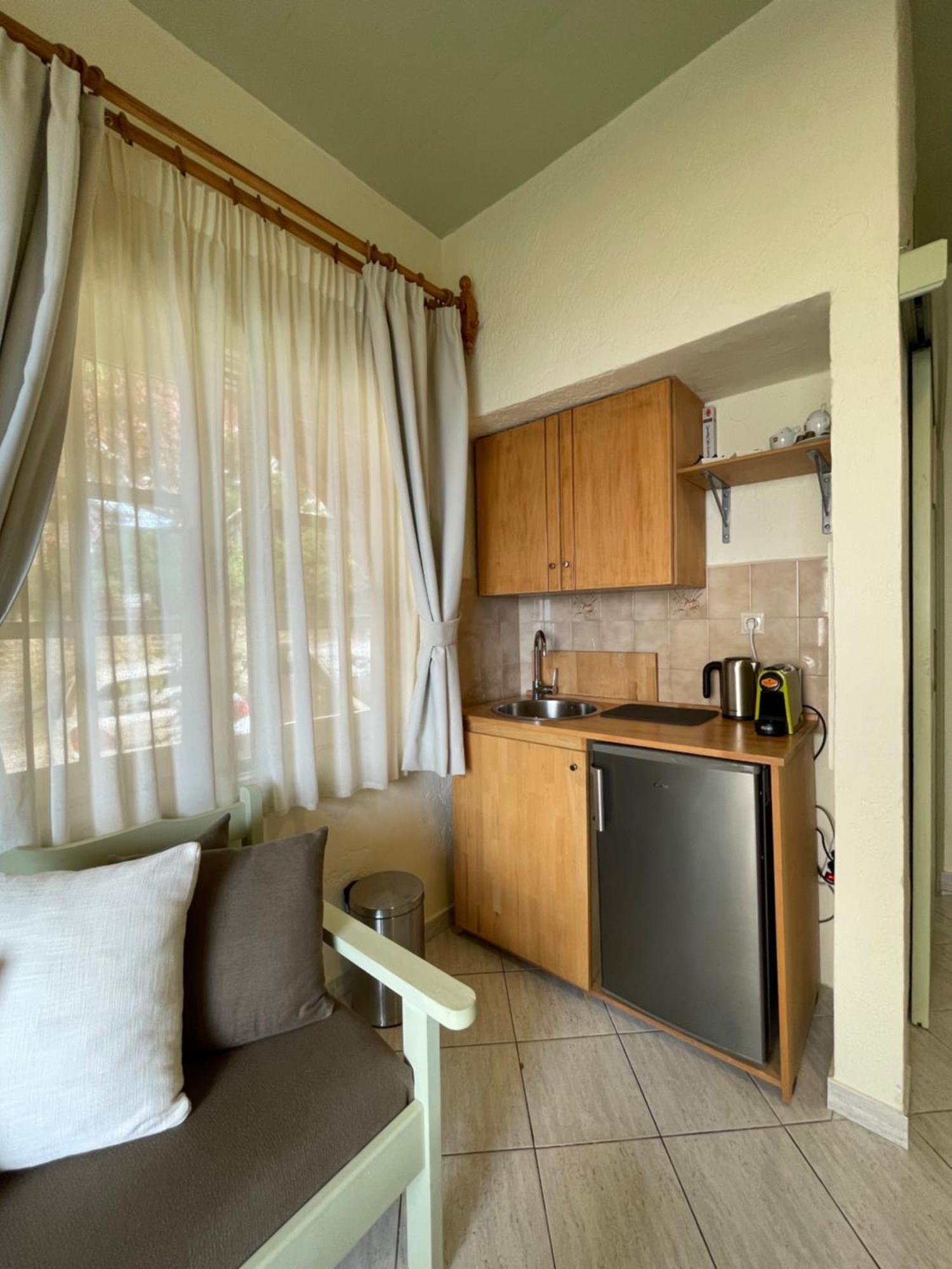 Villa Georgia Apartments & Suites Kalamaki Habitación foto