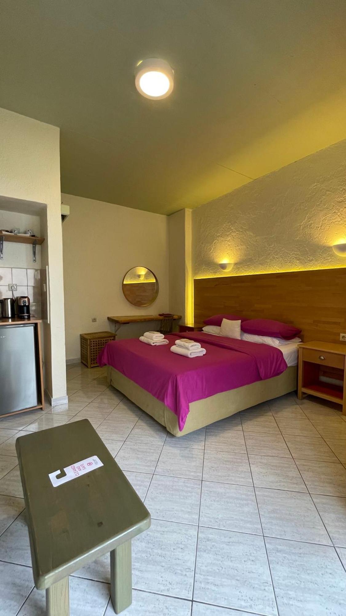 Villa Georgia Apartments & Suites Kalamaki Habitación foto