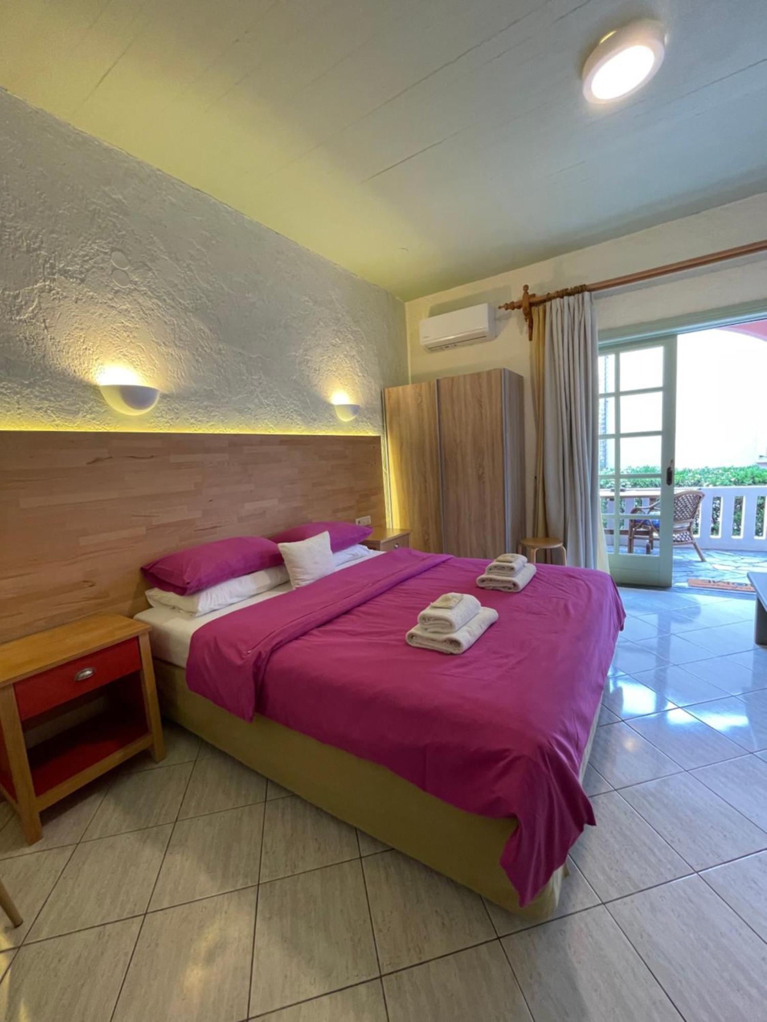 Villa Georgia Apartments & Suites Kalamaki Habitación foto
